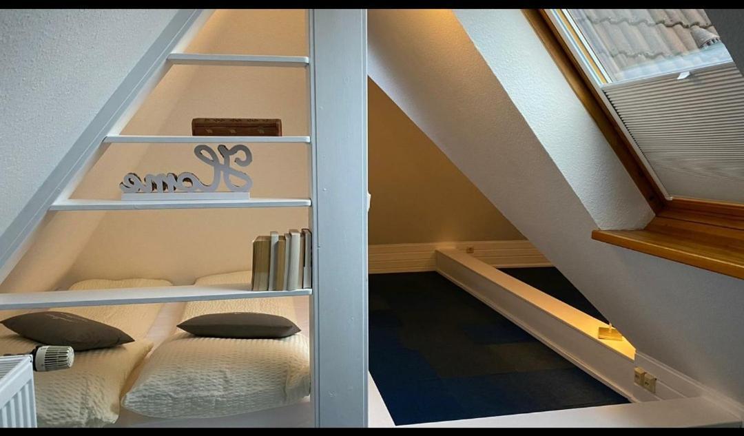 *To Hus* Wohnung Am Rande Von Jever Luaran gambar