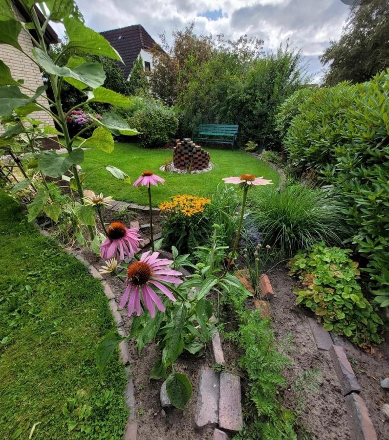 *To Hus* Wohnung Am Rande Von Jever Luaran gambar